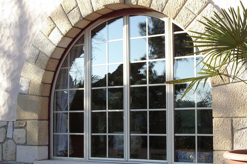 Ensemble de menuiseries cintrées aluminium